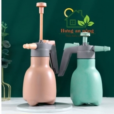 Bình tưới cây 1 lít toàn bộ bình làm từ nhựa PP+PE cao cấp màu sắc sang trọng